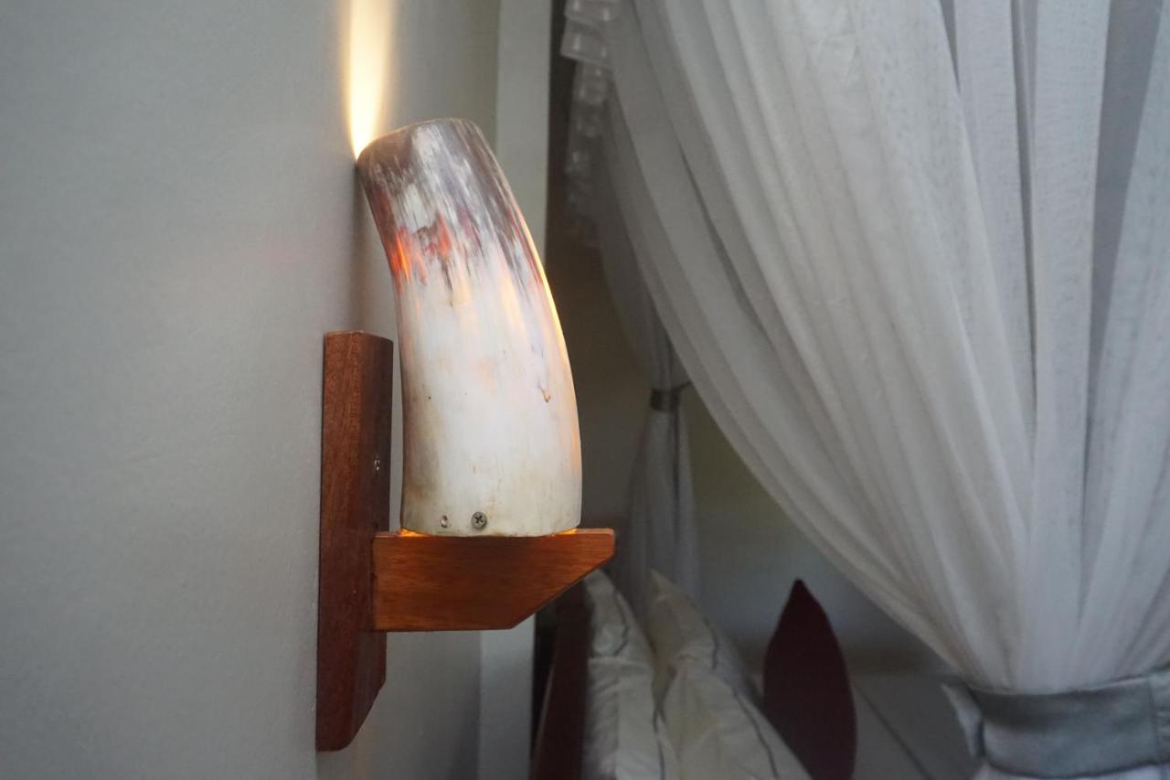 African Roots Gulu Ngoại thất bức ảnh